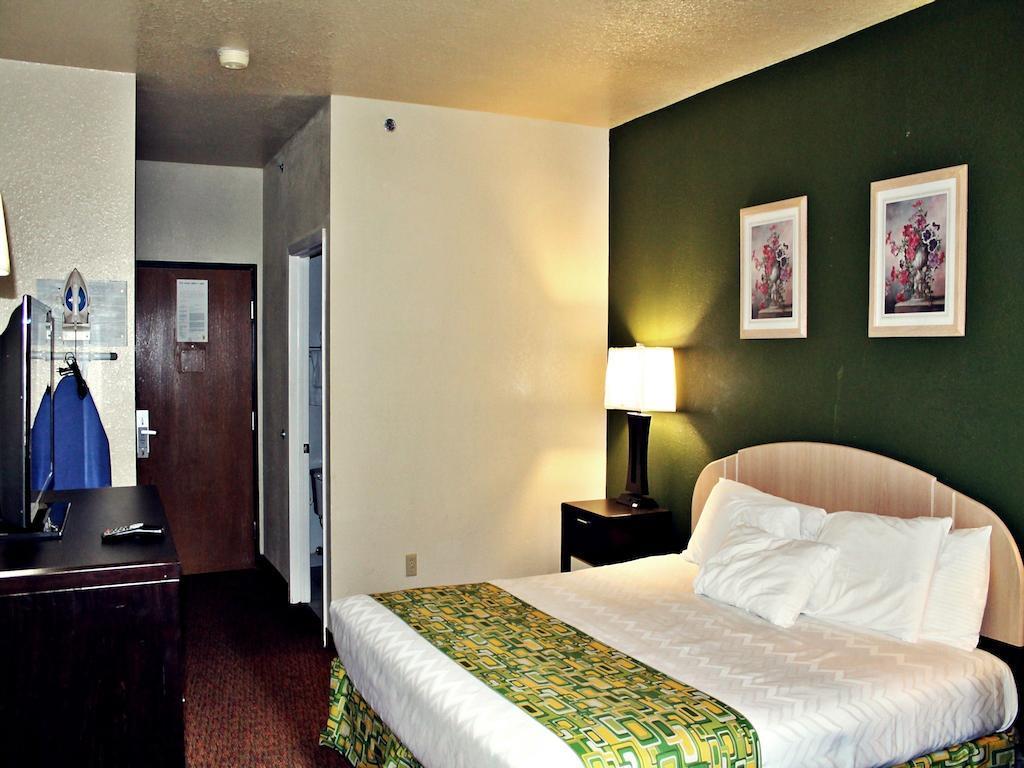 Surestay Plus By Best Western San Antonio Airport Esterno foto
