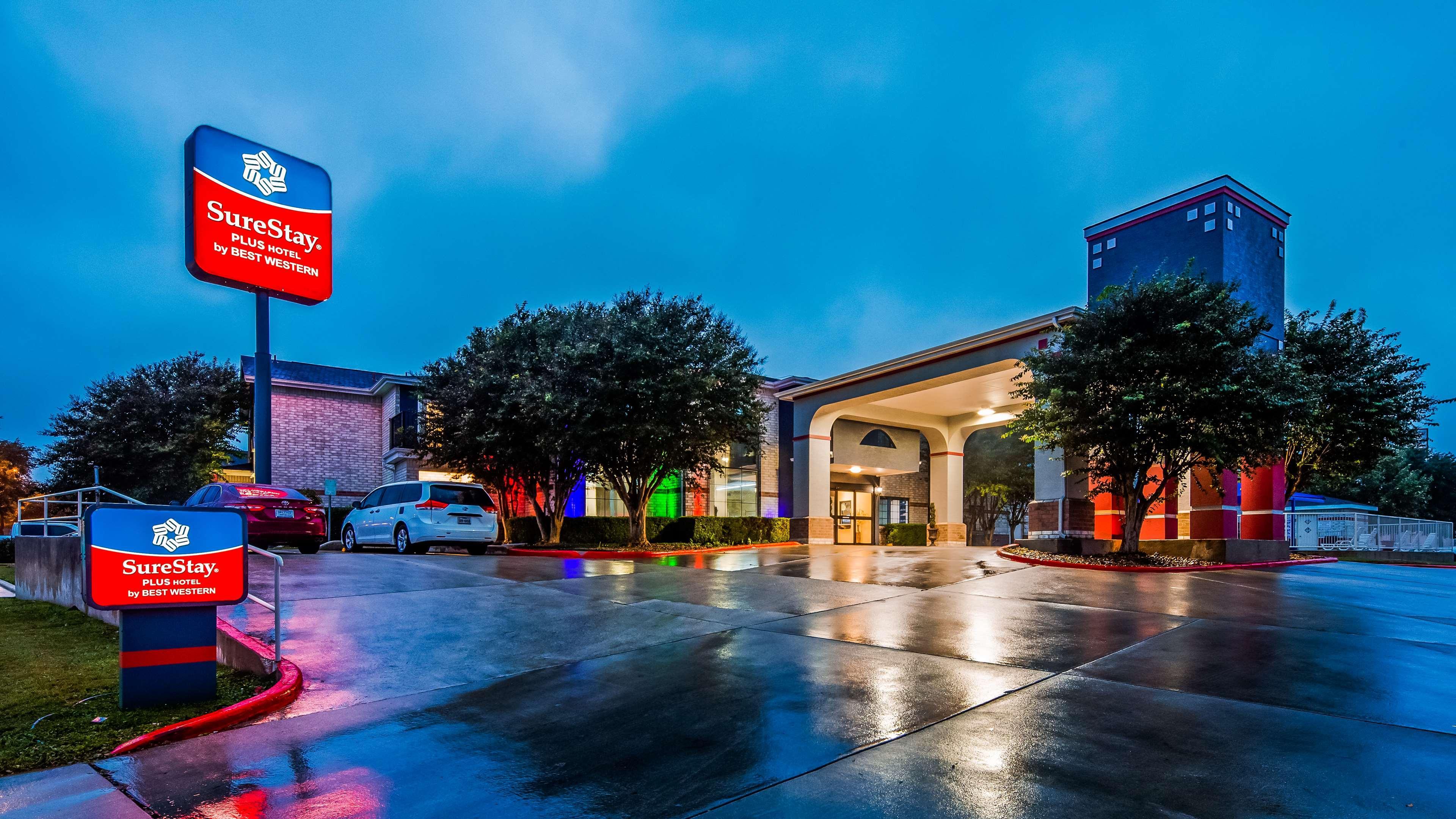 Surestay Plus By Best Western San Antonio Airport Esterno foto