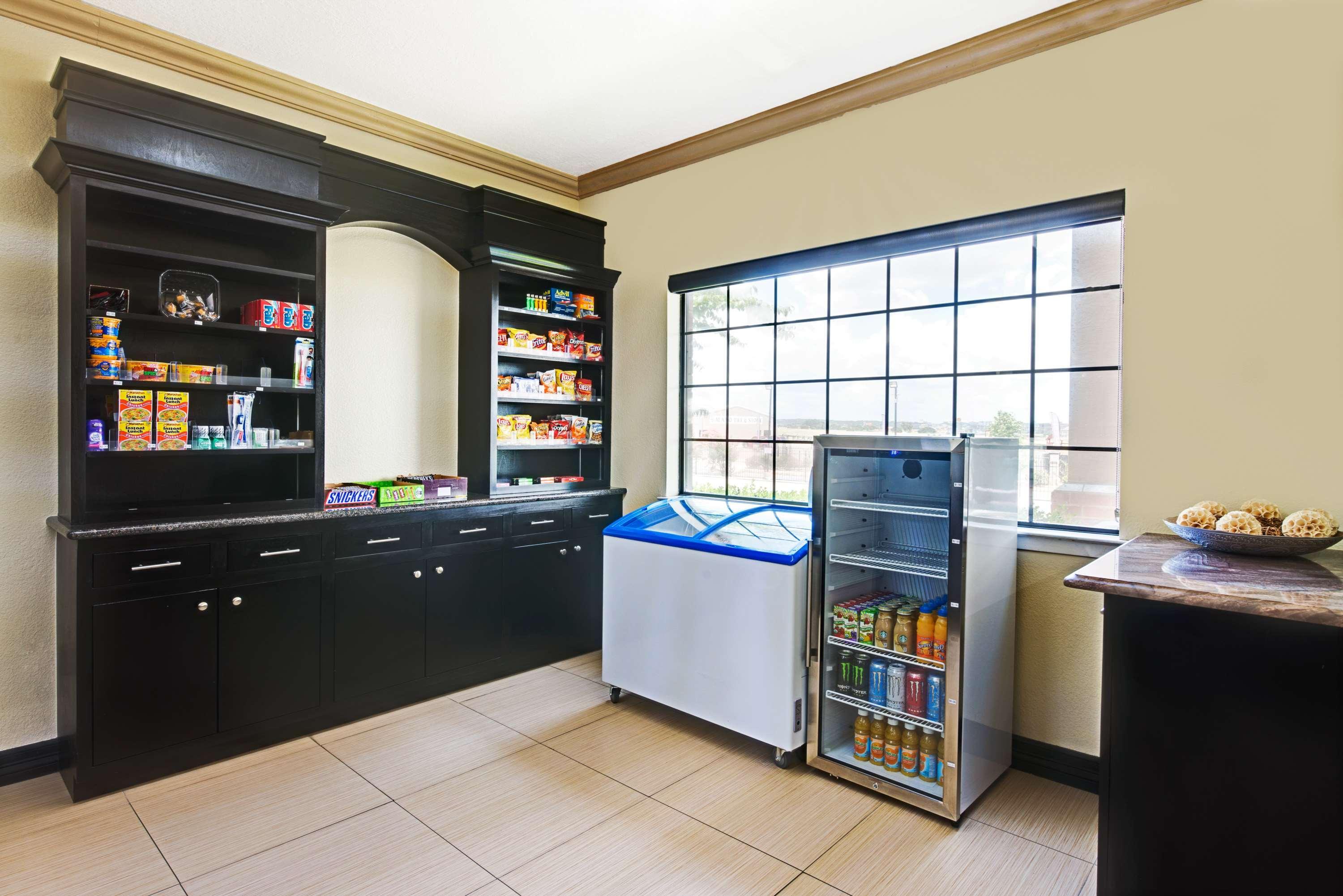 Surestay Plus By Best Western San Antonio Airport Esterno foto
