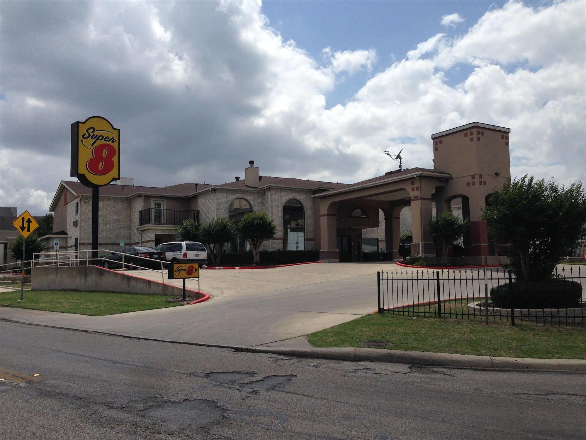 Surestay Plus By Best Western San Antonio Airport Esterno foto