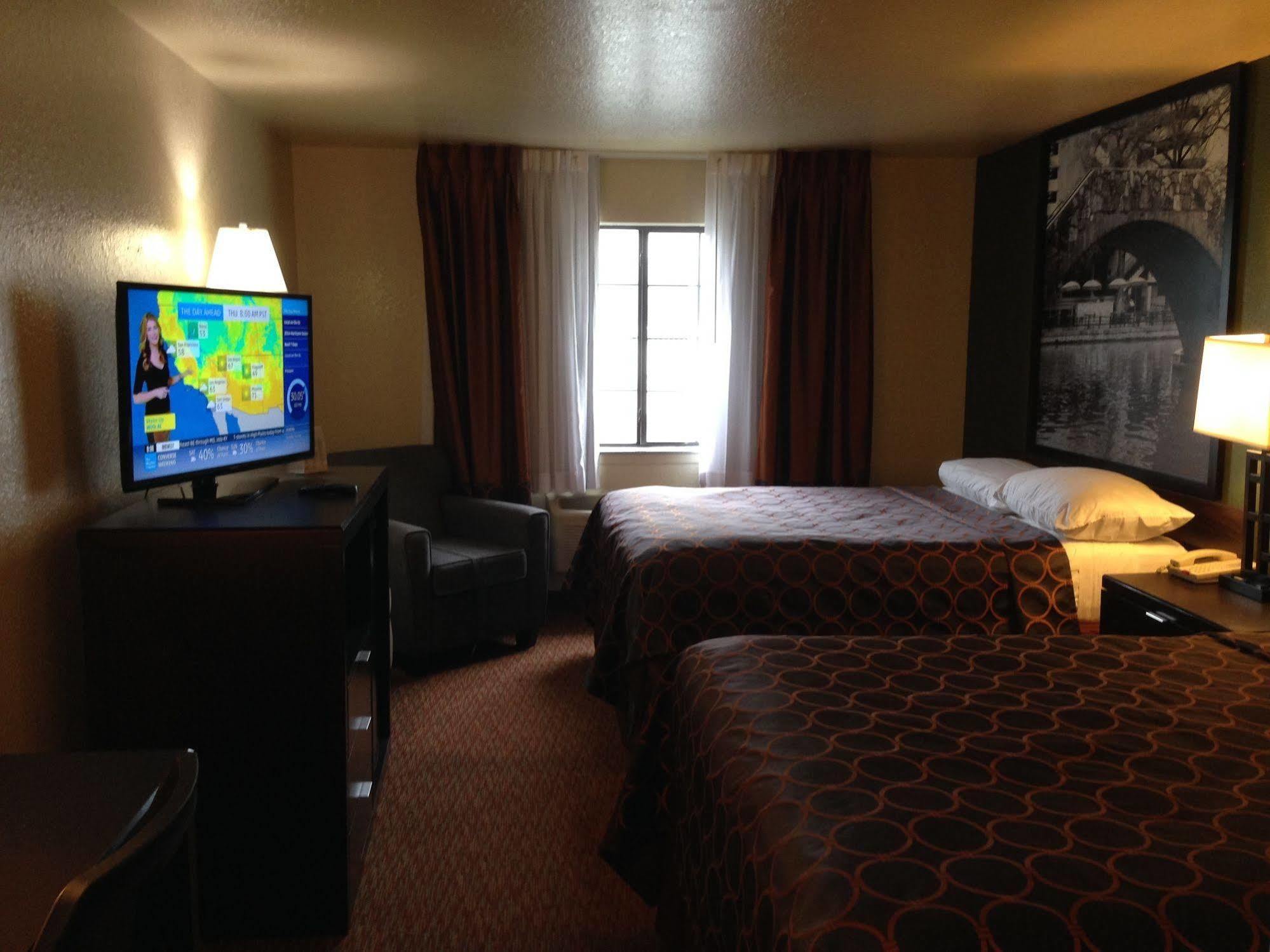 Surestay Plus By Best Western San Antonio Airport Esterno foto