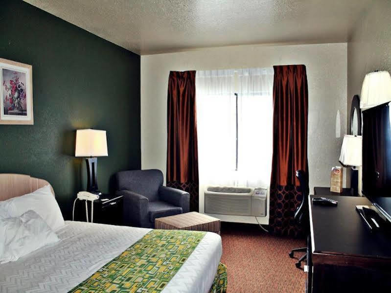 Surestay Plus By Best Western San Antonio Airport Esterno foto